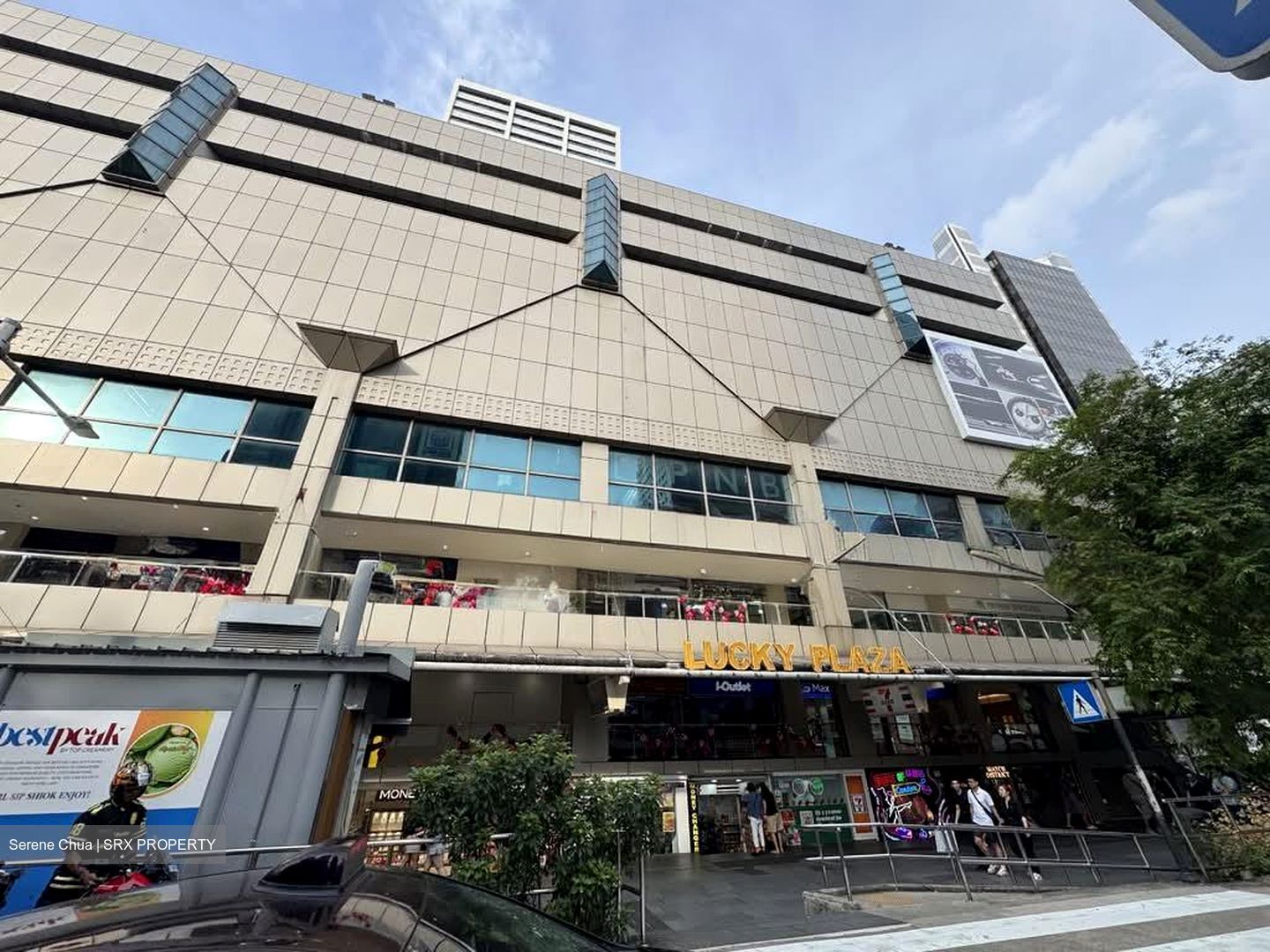 Lucky Plaza (D9), Retail #538526191